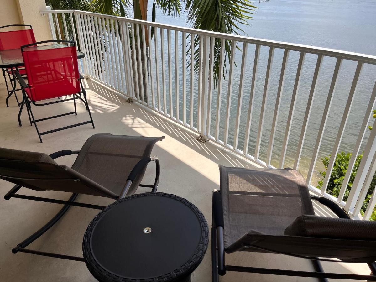Oceanfront Luxury Condo! Mins To Beach! Bar Next Door! Apartment *