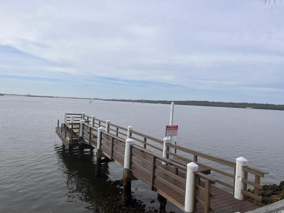 Apartment Oceanfront Luxury Condo! Mins To Beach! Bar Next Door!